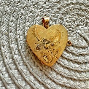 Traditional love heart photo Lockets